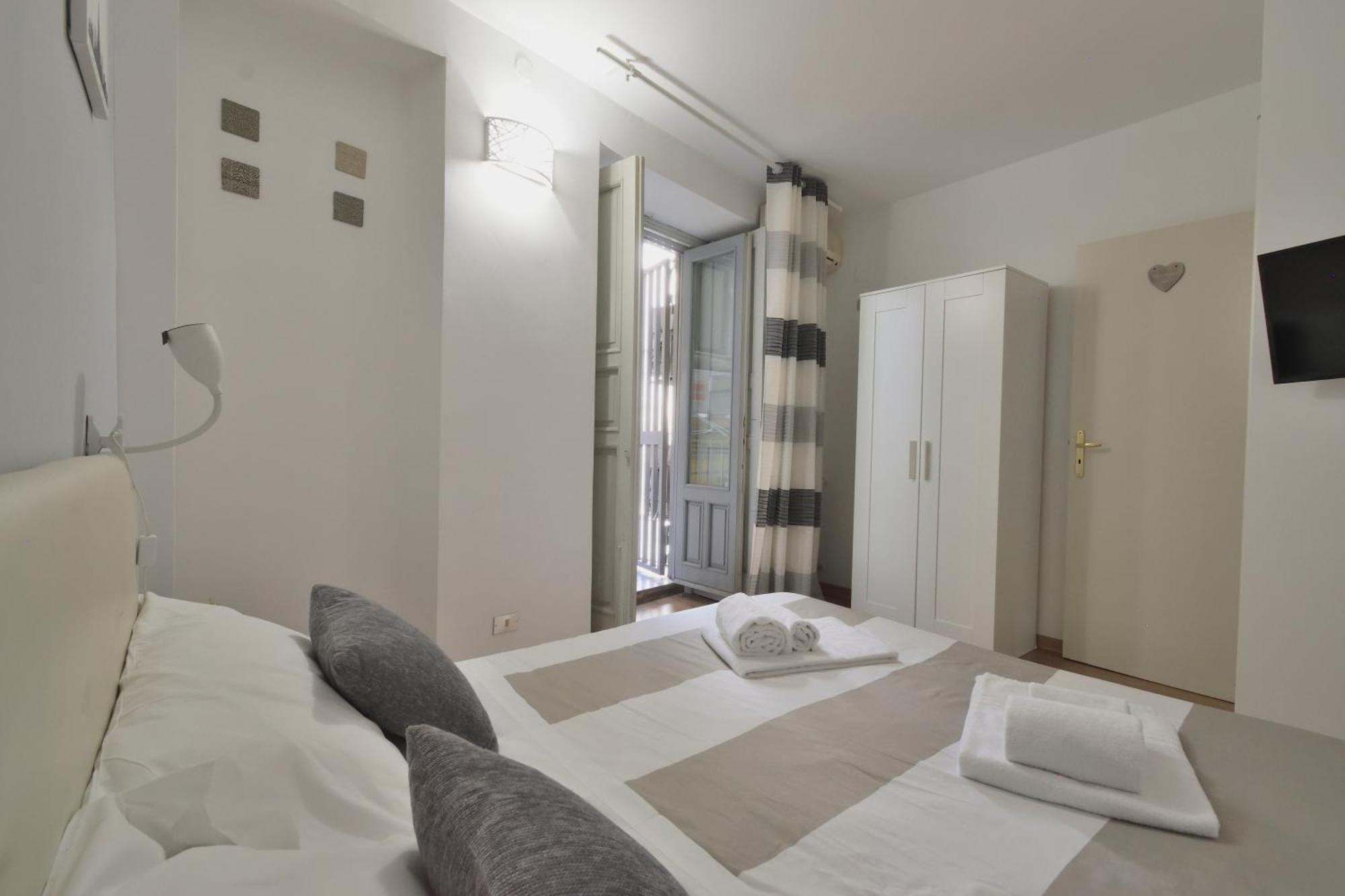 Ferienwohnung La Casa Di Carta In Piazza Stesicoro Catania Exterior foto